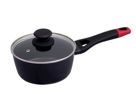 Casserole de couleur noire Pyrex® en aluminium avec un revêtement anti-adhésif et son couvercle en verre.