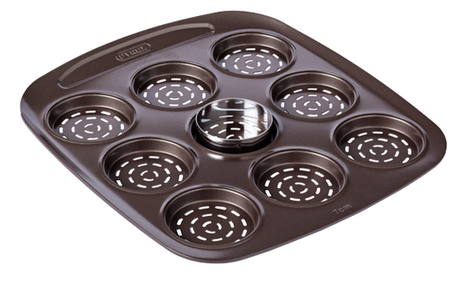 Plaque à mini pizza de 9 cavités en métal avec larges poignées pour prise en main facile.