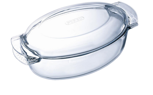 Grande cocotte ovale en verre borosilicate à larges poignées pour prise en main facile.