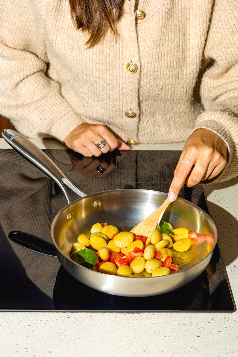 Poêle en inox : guide complet pour bien choisir