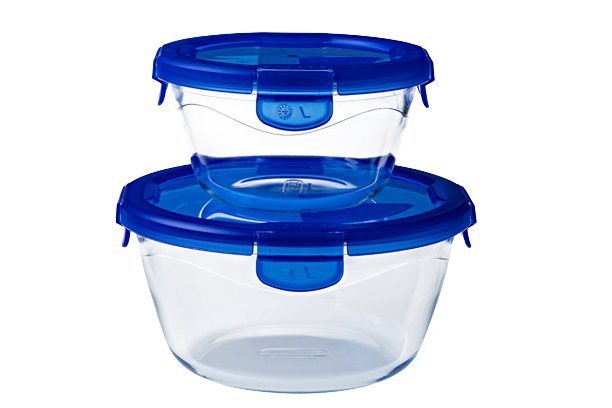 Lot de deux boites de conservation ronde en verre Pyrex® avec couvercle étanche en plastique de couleur bleue.
