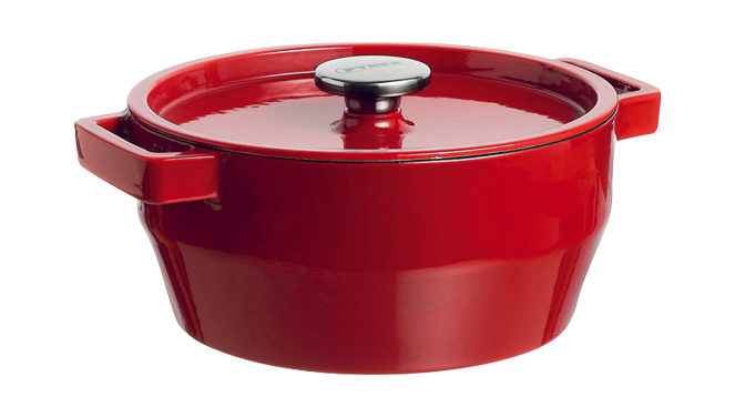 Cocotte ronde en fonte Pyrex® de couleur rouge.