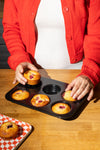 Moule à muffins en métal avec prise en main facile - GLIDE