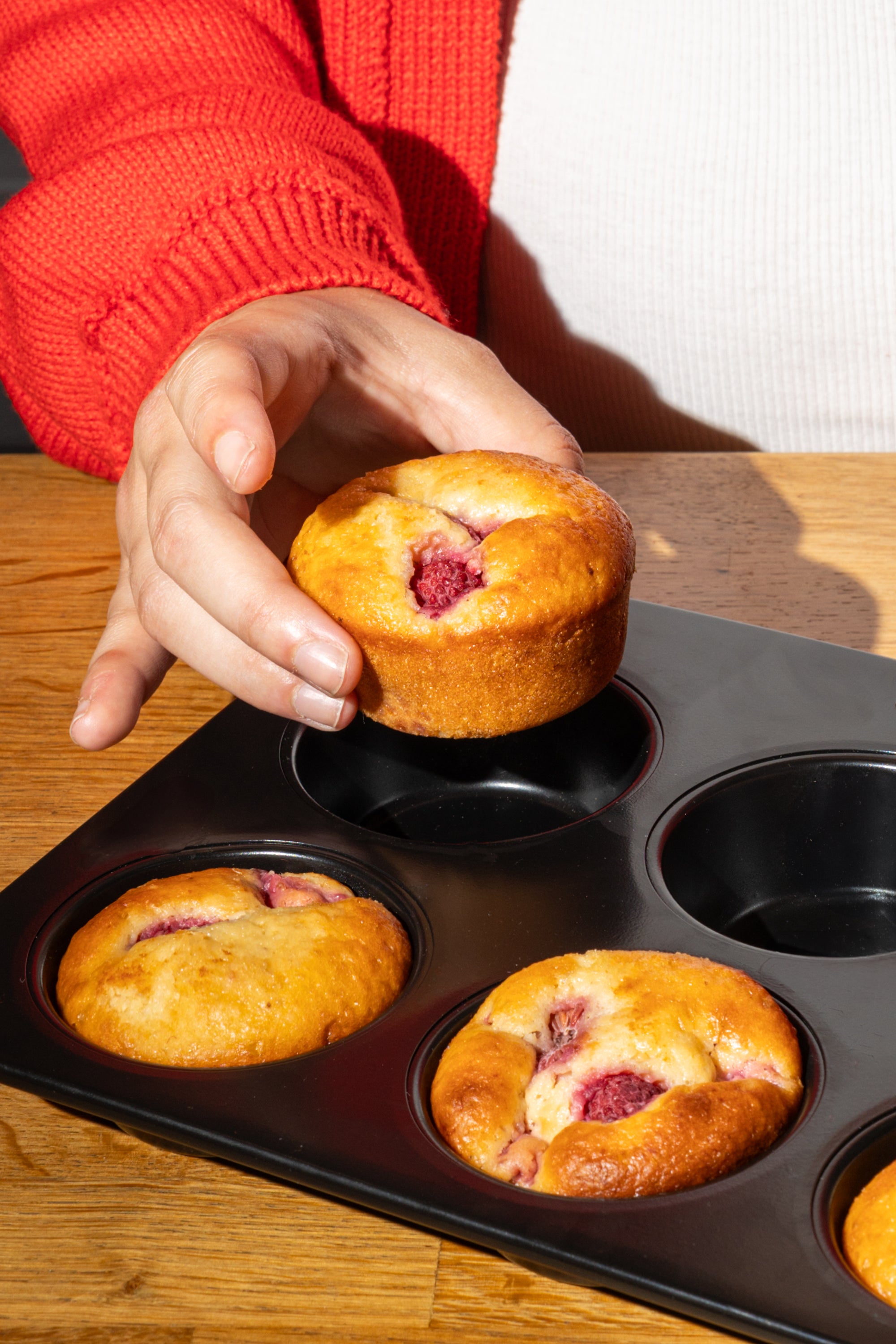 Moule à muffins en métal avec prise en main facile - GLIDE