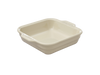Plat à four carré en céramique Pyrex® de couleur beige sable.