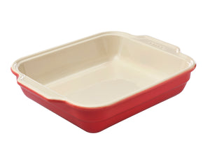 Plat à four rectangulaire en céramique Pyrex® de couleur corail à l'extérieur.