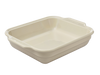 Plat à four rectangulaire en céramique Pyrex® de couleur beige sable à l'extérieur.
