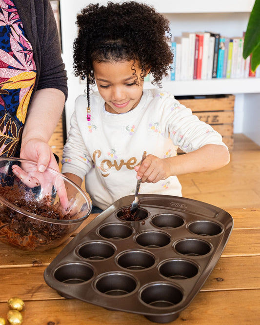 asimetriA - Moule à muffins en métal avec prise en main facile