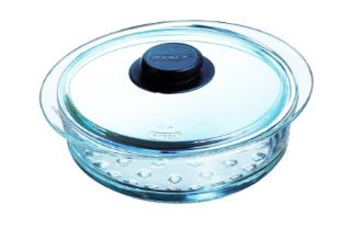 Panier vapeur et son couvercle en verre Pyrex®.